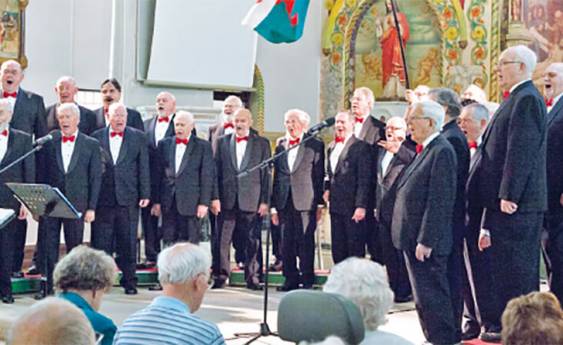 Welsh choir singing into Bairnsdale